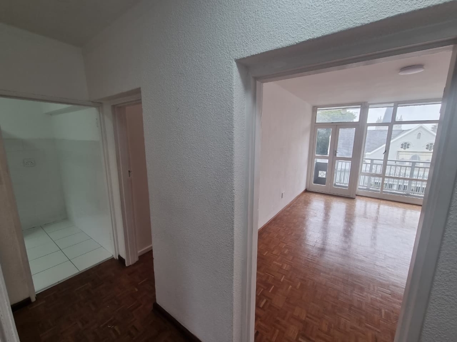 1 Bedroom Property for Sale in Sea Point Western Cape